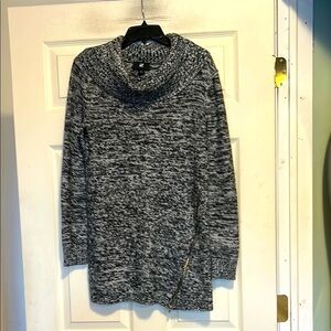 iZ Byer Black and Grey Cowl Neck Tunic Length Sweater Size Large
